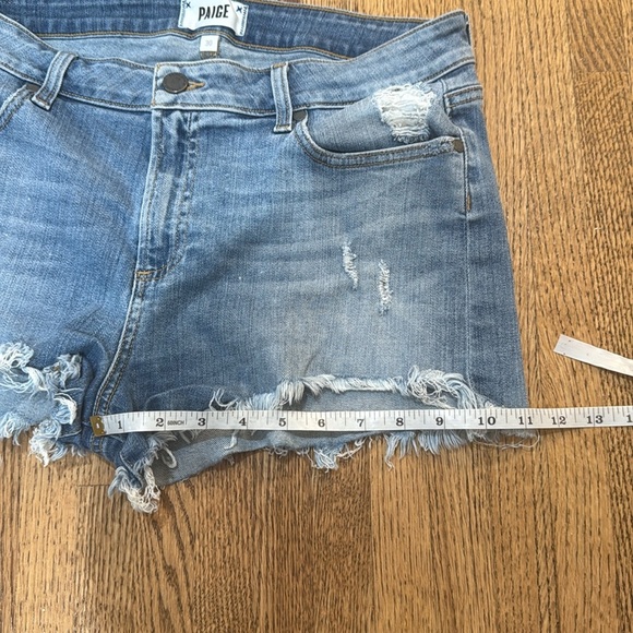 Paige Daryn Cutoff Shorts - Picture 10 of 10